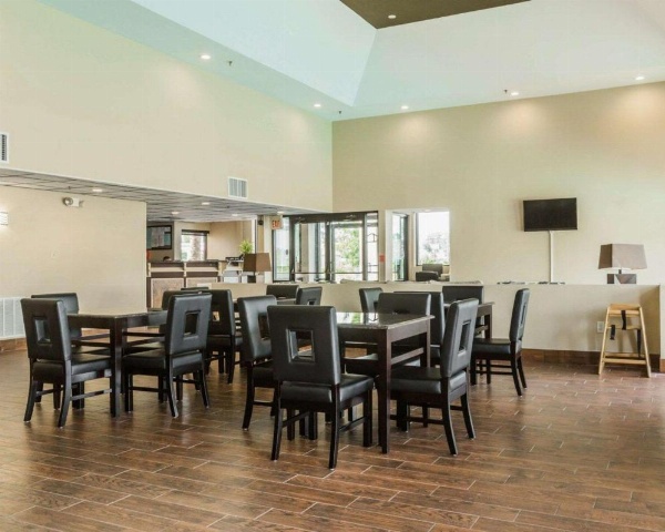 Quality Inn & Suites near Coliseum and Hwy 231 North image 30